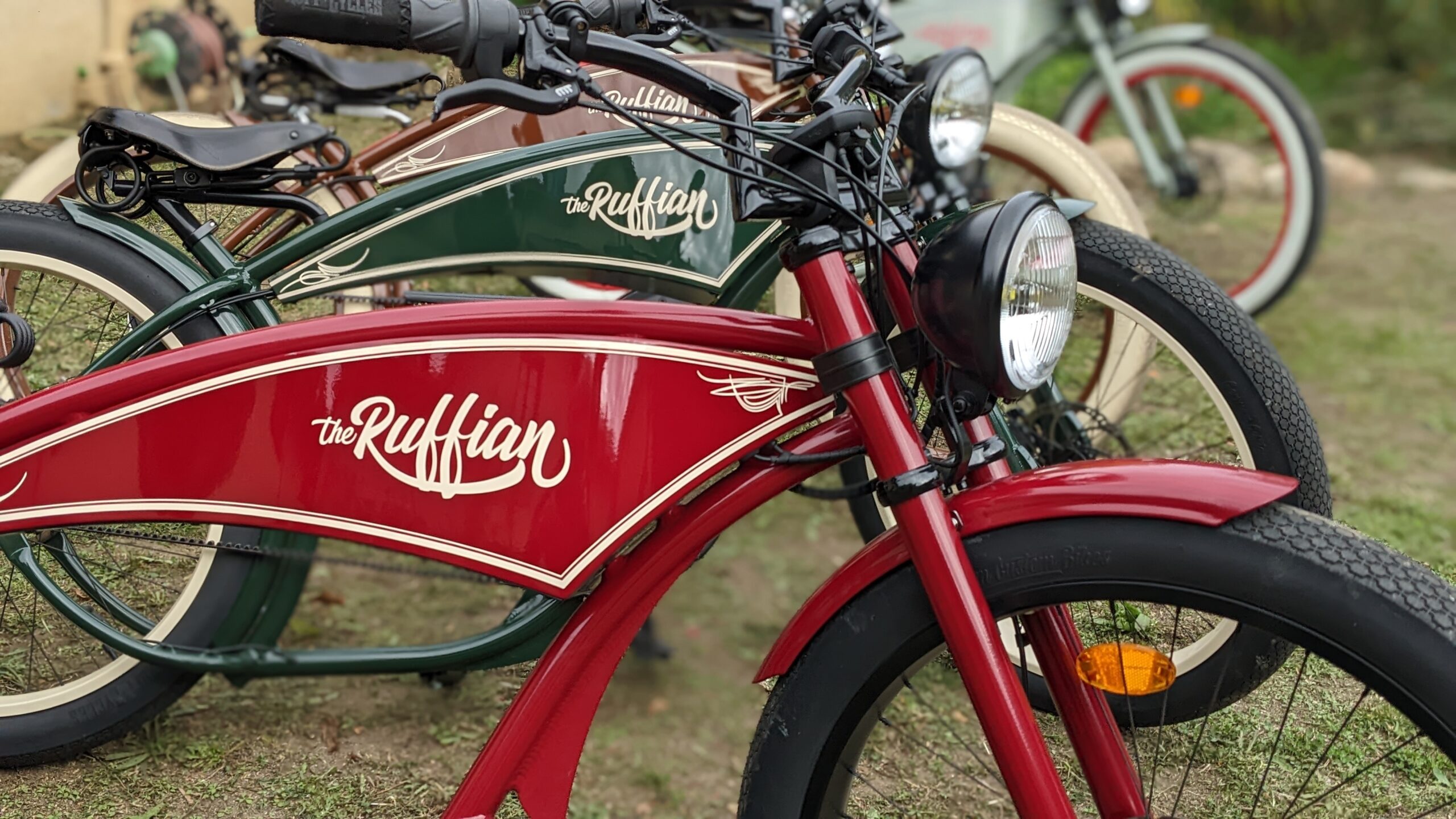 Bastides et Vélo vintage dans les Pyrénées