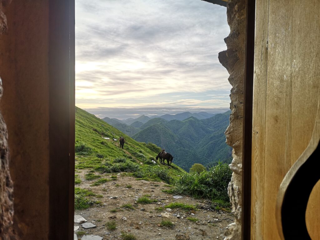 Cabane des Mails-Week-end à cheval Bivouac en Baronnies-Hautes-Pyrénées-Voyages Gandalha Week-end à cheval Bivouac en Baronnies-Hautes-Pyrénées-Voyages Gandalha