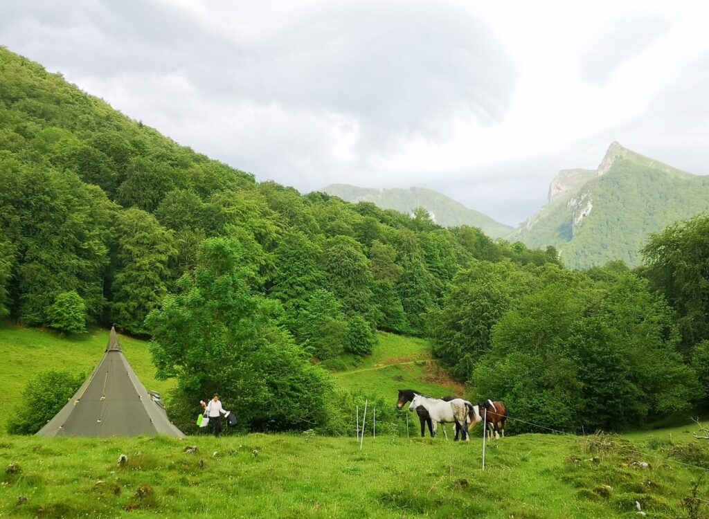 Week-end à cheval Bivouac en Baronnies - Hautes-Pyrénées-Voyages Gandalha Week-end à cheval Bivouac en Baronnies - Hautes-Pyrénées-Voyages Gandalha
