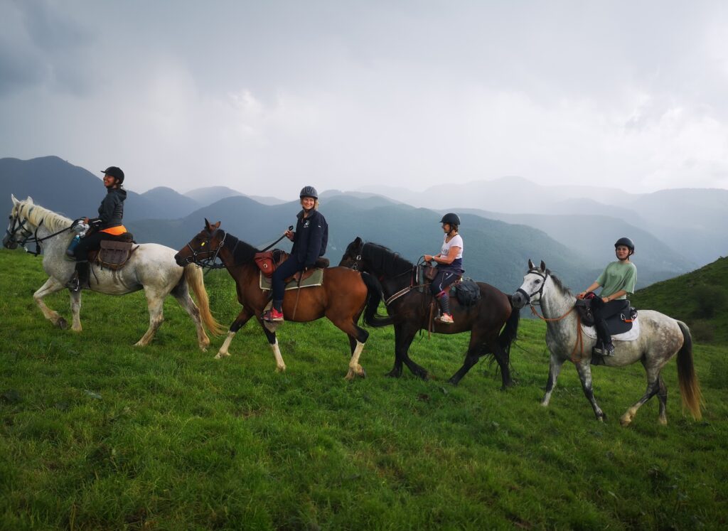 Week-end à cheval Bivouac en Baronnies - Hautes-Pyrénées-Voyages Gandalha-Crédit Gandalha Week-end à cheval Bivouac en Baronnies - Hautes-Pyrénées-Voyages Gandalha-Crédit Gandalha